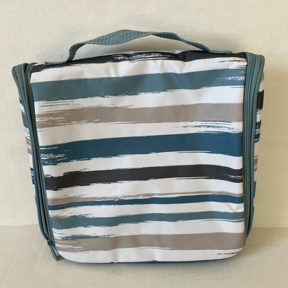 thirty-one Handbags - Thirty one traveler case / hanging cosmetic bag